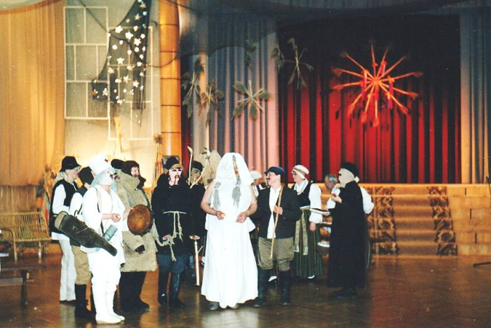 25 vosorys, 25 rudini, 25 zīmys, 25 pavasari