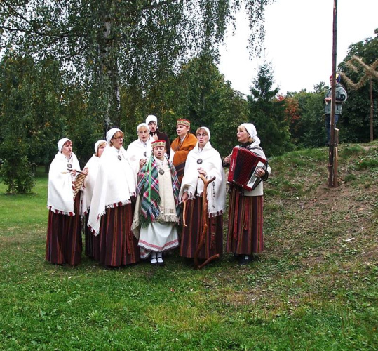 25 vosorys, 25 rudini, 25 zīmys, 25 pavasari