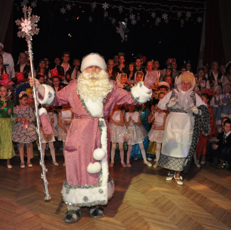 Tradicionālā Labdarības eglīte Varavīksnes skolā