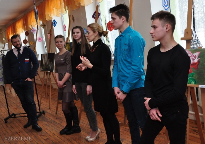 Indras diena  jeb Talanti un pielūdzēji