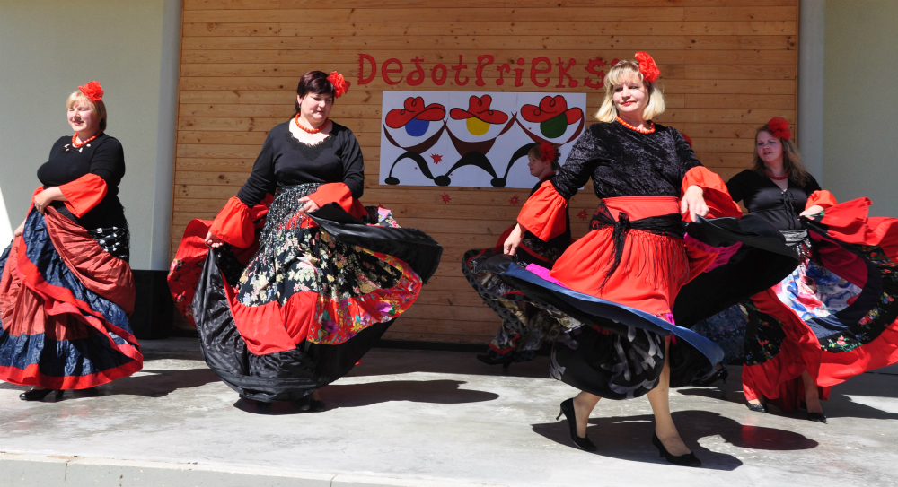 Festivāls Asūnē: dejo visi!