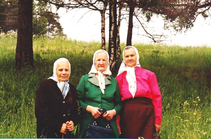 Dzīsmu teiciejis Tekļa Strode, Malvīne Gribuste i Staņislava Strode Rēzeknes rajona Muokūņkolna pogostā, kopusvātkūs iz Zelenpoles kopim. 1998. goda vosora