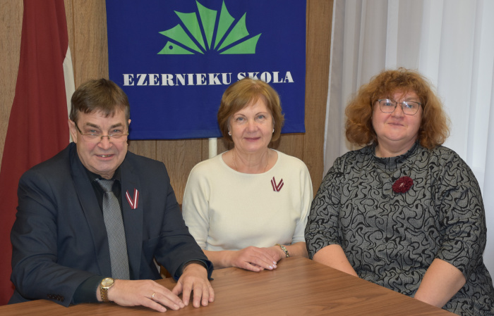 Ezerniekuskola.jpg