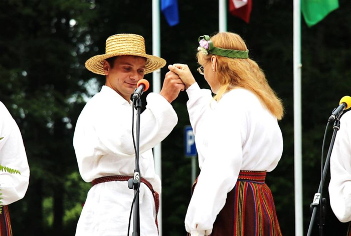 II Storptautyskajā boltkrīvu dzīšmu i deju festivalā “Fest” Dagdā. 2016. goda 9. juļs.
