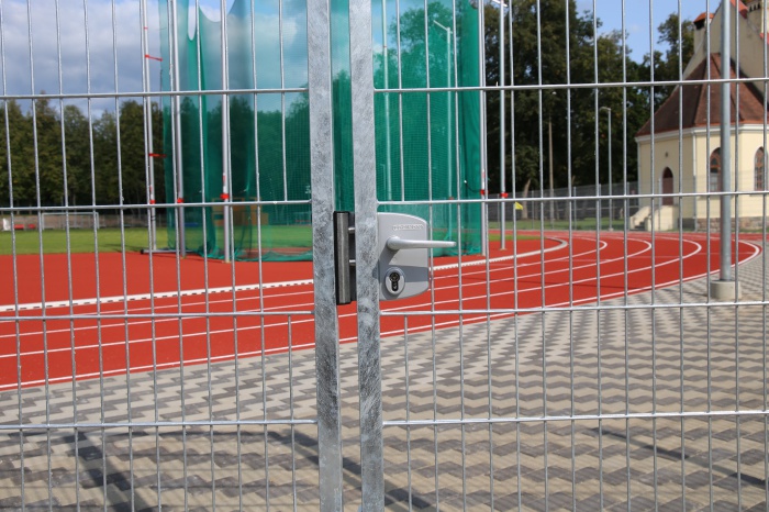 0,85 miljoni eiro aiz aizslēgtiem vārtiem