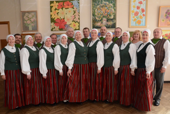 Uz pavasara iedvesmas viļņa