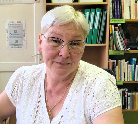 Marija Dilba - bibliotekāre, Kalniešu pagasta muzejistabas veidotāja un glabātāja.