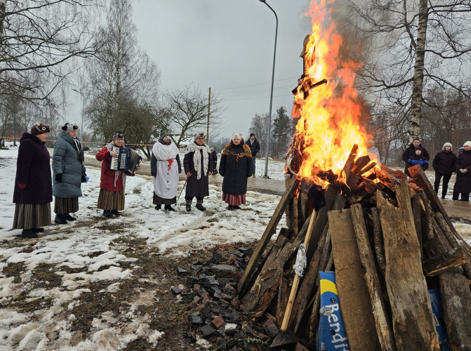 Augstkalnē sagaidīja pavasari
