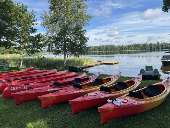 Laivu brauciens pa burvīgi skaisto Narūtas upi