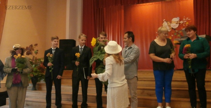 Svētdienas teātra  pēcpusdiena Šķeltovā!