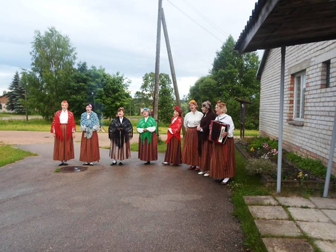 Projekta “Kulinārais mantojums” turystu delegacejis sagaideišona Pīdrujā.