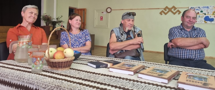 Raidejums “Kolnasāta” cīmojās Aulejā. Nu kreisuos: Janīna Kaštaļjana, Inga Zujeva, Ilmārs Veceļs, Aivars Umbraško