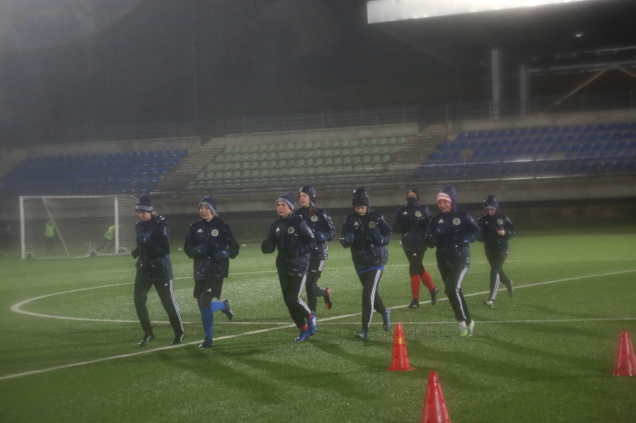 Sieviešu futbols Latgalē: meitenes tā aizrāvušās, ka nesargā veselību