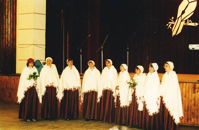 25 vosorys, 25 rudini, 25 zīmys, 25 pavasari