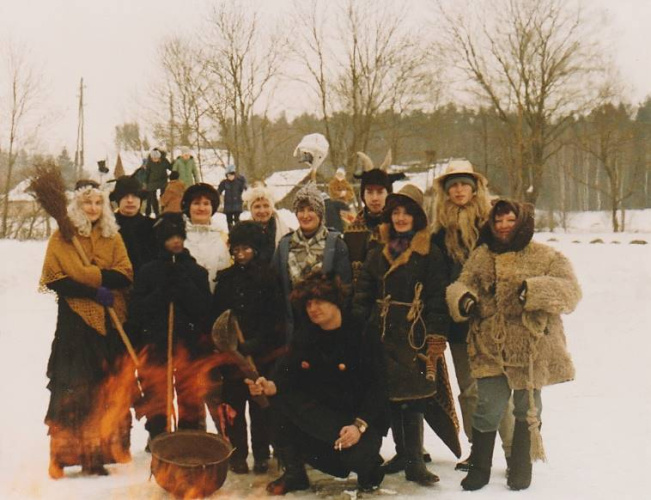 Skaistais Franciskas Savickas (piec tauteibys puolīte) puču dorzs, pīskandynuots ar folklorys kūpys dzīduotajom dzīsmem pasaruoda videofilmā, kai aplīcynuojums vītejūs cylvāku čaklumam i mīlesteibai pret dobu.