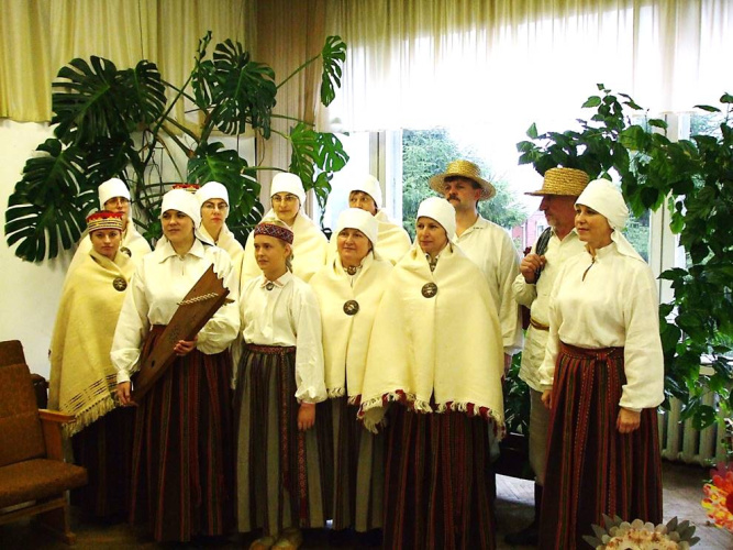 25 vosorys, 25 rudini, 25 zīmys, 25 pavasari