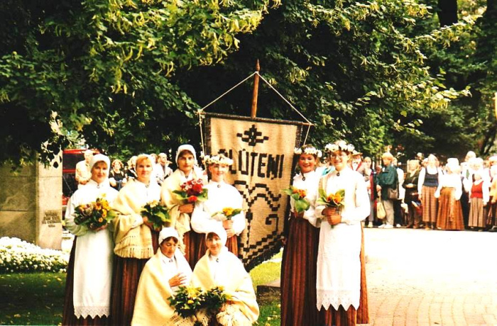 25 vosorys, 25 rudini, 25 zīmys, 25 pavasari