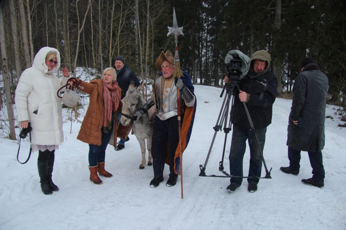 Ar personību uz parka soliņa