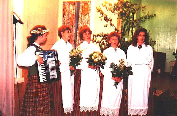 25 vosorys, 25 rudini, 25 zīmys, 25 pavasari