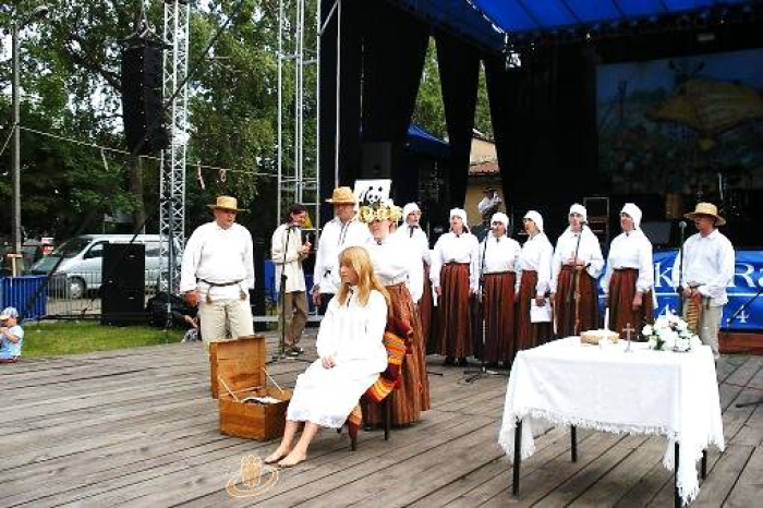 XII Storptautyskajā tautys muokslys festivalā “No lauku sētas” Čeremšys pogosta Hajnovkys rajonā, Pūlejā. 2007.goda 8.-10.juņs.