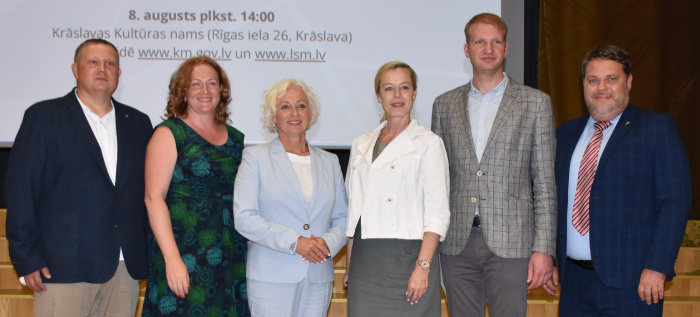 Krāslavu darba vizītē apmeklēja Saeimas priekšsēdētāja un divi ministri