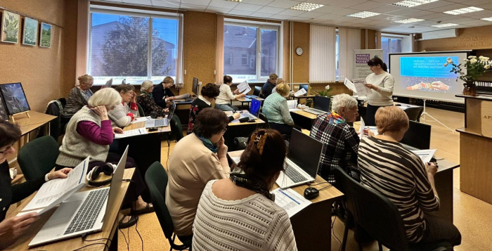 Sarunu cikls senioriem “Digitālās tehnoloģijas bez steigas” ir noslēgts: Krāslavas seniori digitālo pasauli atklāj savā tempā