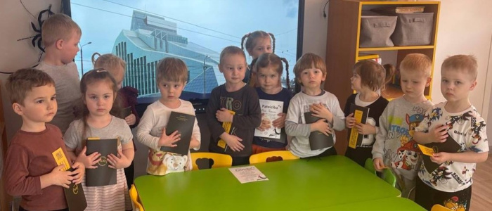 Mazo krāslaviešu radītās grāmatas iemirdzas Latvijas Nacionālajā bibliotēkā