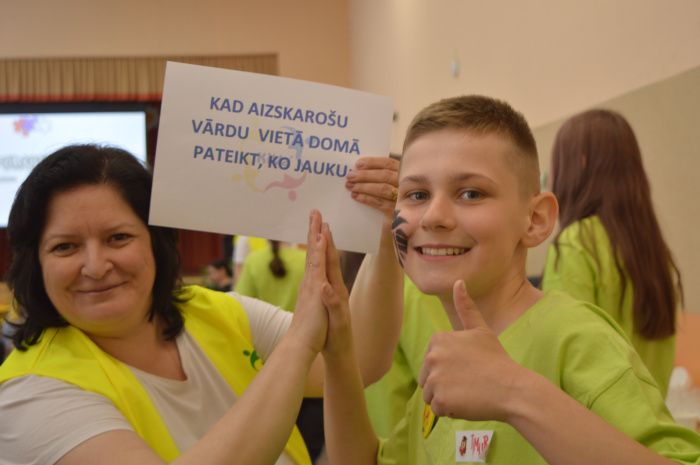Latgales jaunieši saka “Nē!” bulingam: Krāslavā pulcējas vērienīgs KiVa vēstnešu forums